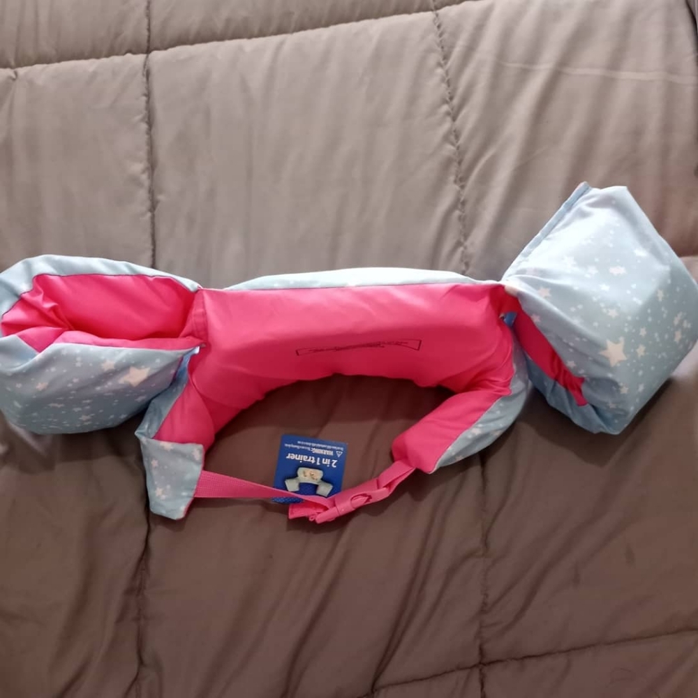 Life jacket - Picture 2 of 2